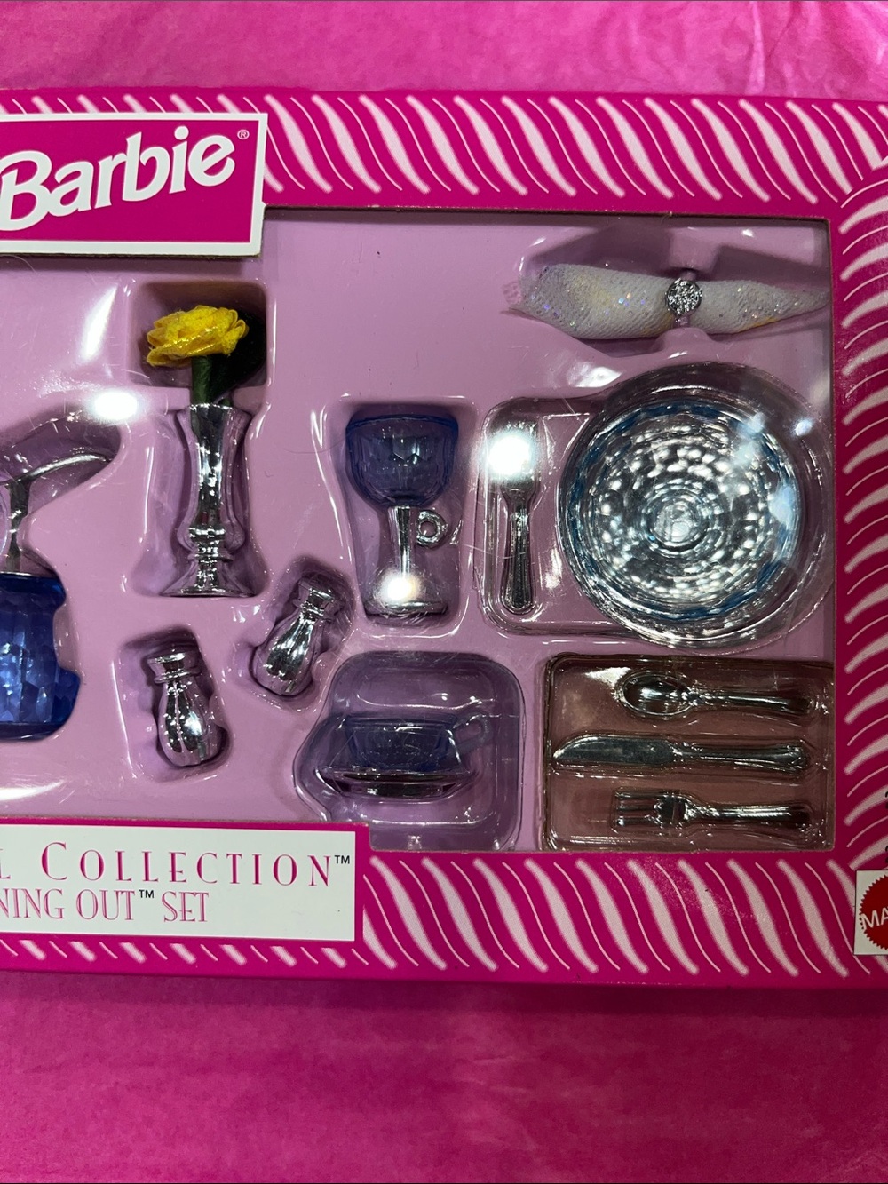 1998 Barbie Special Collection Dining Out Set - Blue, Silver and Gold - NRFB - Picture 6 of 9
